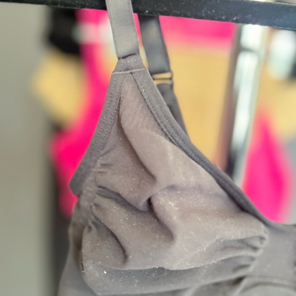 Skims - Picture 3 of 9